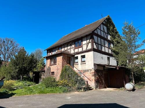 Foto - Bauernhof Wohngebäude mit Scheune und Stall