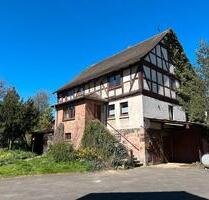 Bauernhof Wohngebäude mit Scheune und Stall - Vöhl