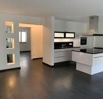 Exklusive 2-Zimmer-Wohnung mit Balkon und EBK in Abensberg