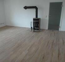 Hochwertige Komfort-Wohnung mit Einbauküche, Kaminofen, neuem Bad und Gäste-WC! - Bad Eilsen