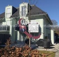 Neuwertige Doppelhaushälfte mit Südgarten - 2 Tiefgaragenplätze - Haar