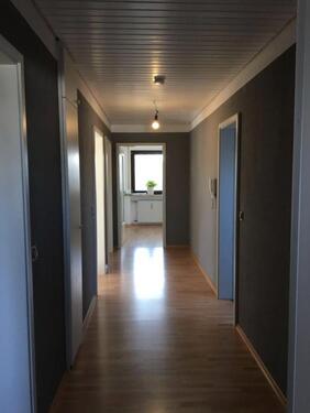 Foto - Gepflegte 3-Zimmer-DG-Wohnung mit Balkon und EBK in NeuburgDo.