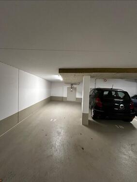 Foto - Tiefgaragenstellplatz - sehr nah am Bahnhof Lochhausen!!