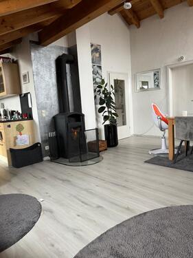 Foto - Rückmietverkauf: 2,5 Zimmer Dachgeschosswohnung