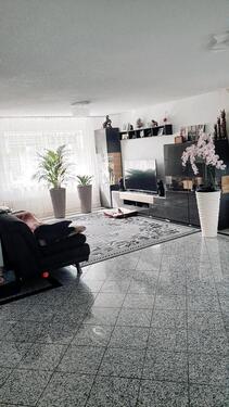 Foto - 5,5 Zimmer-Wohnung mit DoppelgarageStellplatzGarten