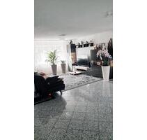 5,5 Zimmer-Wohnung mit DoppelgarageStellplatzGarten - Trossingen