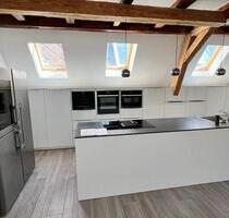 7 Zimmer Wohnung mit Balkon im Zentrum von Neustadt - Neustadt an der Waldnaab