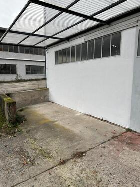 Foto - Überdachter PKW Parkplatz Stellplatz zu vermieten, 5 min Bahnhof