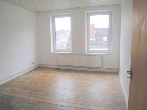 Foto - GROßE 2 ZIMMERWOHNUNG f STUDENTEN o.ä.