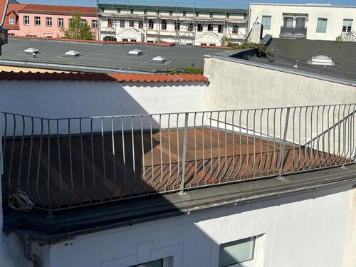 Foto - Helle 3-Zimmer Wohnung m. Dachterrasse mit Dusche & Wanne + Küche