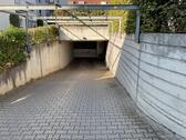 Foto - Gepflegter Tiefgaragen-Sammelstellplatz mit Fernbedienung