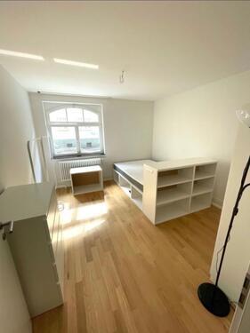 Foto - WG-Zimmer mit eigenem Bad und Wohnzimmer