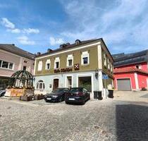 Luxus-Wellness & High-Tech Lichtkonzept trifft Denkmal im Zentrum - Arzberg