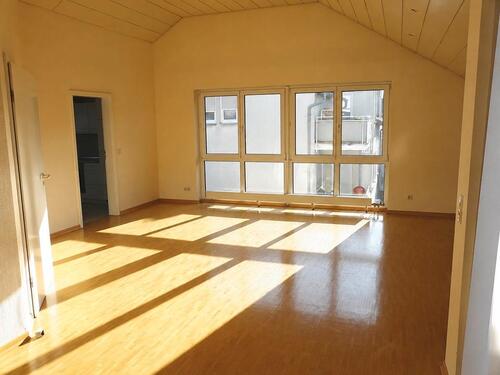 Foto - 3 Zimmer Dachgeschoßwohnung zum Kaufen in Frankfurt am Main