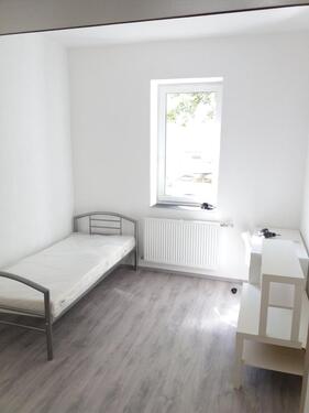 Foto - Am Bahnhof, 3er WG *möbliert Strom Wifi inkl*