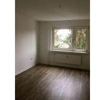 Ab sofort!! Auto? Unnötig. 2 renovierte Zimmer mit Sonnenbalkon , fußläufig zum HBF - Mülheim an der Ruhr