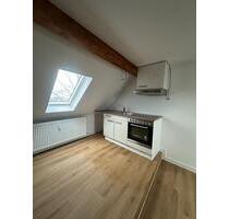 2 Zimmer DG Wohnung in *zentraler Lage* zu vermieten - Rotenburg (Wümme)