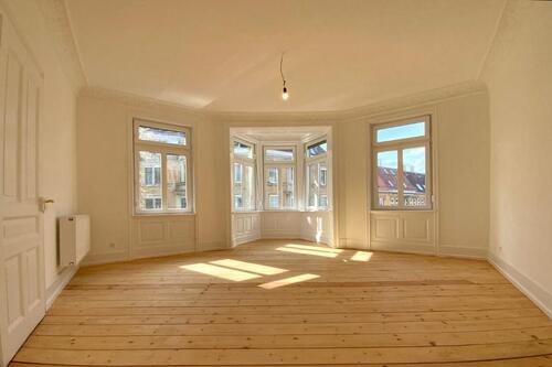 Foto - Attraktive und großflächige 3-Zimmer-Altbauwohnung im Stuttgarter Süden