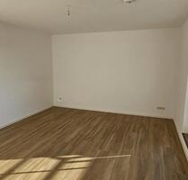 2-Zimmerwohnung unweit des Stadtzentrums von Ribnitz + Stellplatz - Ribnitz-Damgarten