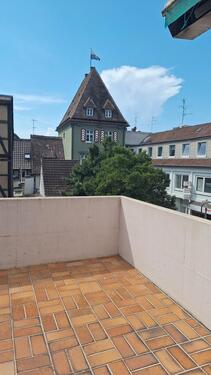 Foto - 3 ZKB, Balkon, Innenstadtlage - 800,00&nbsp;EUR Kaltmiete, ca.&nbsp; 90,00&nbsp;m&sup2;