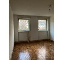 Schönes Zimmer mit zwei Fenstern im Souterrain - Saarbrücken St. Arnual