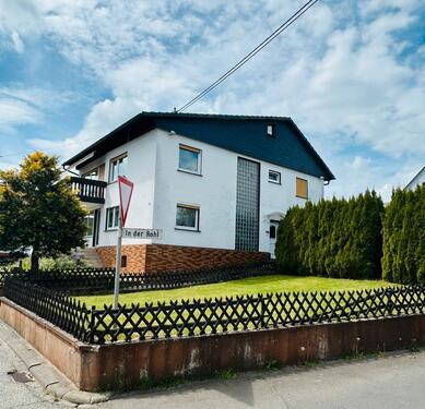 Foto - 8 Zimmer Mehrfamilienhaus, Wohnhaus zum Kaufen in Hellenhahn-Schellenberg
