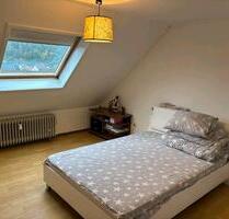 Gemütliche 3 Zimmer Küche Bad Dachgeschosswohnung in Allendorf - Allendorf (Lumda)