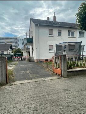 Foto - Zweifamilienhaus mit Entwicklungspotenzial in Griesheim