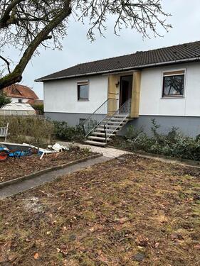 Foto - Einfamilienhaus mit großen Garten und Garage zu vermieten