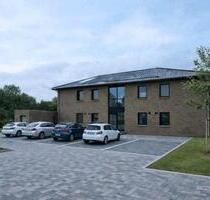 Moderne 2-Zimmer Wohnung im Obergeschoss mit Balkon 77qm KfW-40 - Hodenhagen