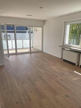 Foto - Erstbezug nach Sanierung! Helle 4-Zimmer-Wohnung mit 2 Balkonen im Grünen