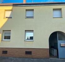 2 FH mit Hof - 418.000,00&nbsp;EUR Kaufpreis, ca.&nbsp; 166,00&nbsp;m&sup2; in Ludwigshafen am Rhein (PLZ: 67063) Ludwigshafen-Hemshof