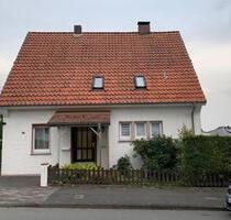 Hochwertiges Familienhaus mit Wintergarten, Sauna & Garten - Lage