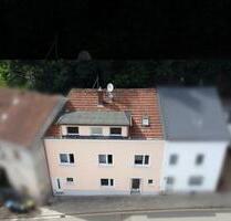 Gepflegtes Zweifamilienhaus mit zwei separaten Wohneinheiten - Beckingen