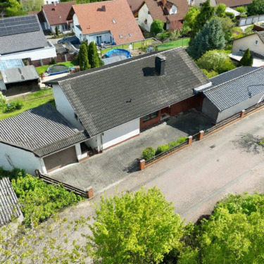 Foto - Vorverkaufsanzeige – Einfamilienhaus mit großem Grundstück