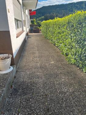Foto - Großzügige 3-Zimmer-Wohnung mit Terasse und EBK