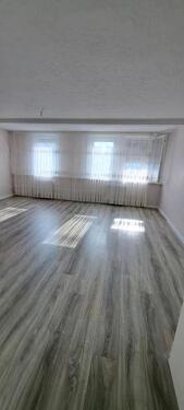 Foto - Helle 4 Zimmer Wohnung zu Vermieten nähe Wilhelmschule