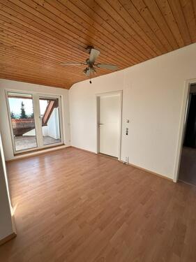 Foto - 2.5 Zimmer Dachgeschoßwohnung zur Miete in Dossenheim