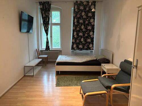 Foto - Ein möbliertes Zimmer zur Untermiete
