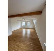 Großzügige 3-Zimmer-Altbauwohnung mit gehobener Ausstattung - Münchberg