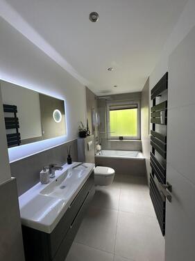 Foto - Helle 4-Zimmer-Wohnung in attraktiver Lage ohne Makler !