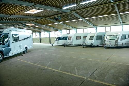 Foto - Stellplatz Wohnmobil, Boote & Anhänger sicher und trocken