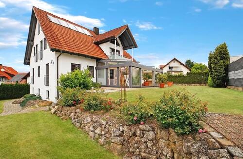 Foto - Villa zur Miete 7 Zimmer 294qm2 Wohnfl.