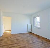 Trittau - Erstbezug nach Sanierung: Stilvolle Maisonette Wohnung mit Dachterrasse