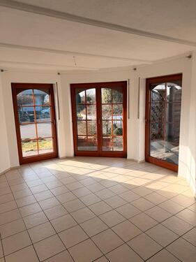 Foto - Helle 3-ZKB Wohnung (110 m²) mit Terrasse, Balkon & ruhiger Lage