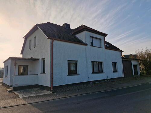 Foto - Einfamilienhaus in Blönsdorf - 209.000,00&nbsp;EUR Kaufpreis, ca.&nbsp; 150,00&nbsp;m&sup2;