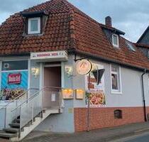 Wohnung mit Gastronomie, und 2 Garagen zu vermieten - Alfeld (Leine)