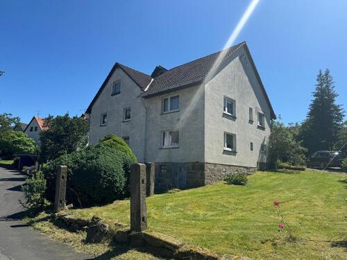 Foto - Zweifamilienhaus mit großem Garten