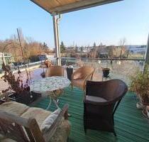 Wunderschöne 2-Zimmer-Wohnung, 98 m², mit Balkon & Einbauküche – besticht durch warme Atmosphäre - Kitzingen