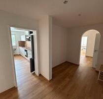 Kurzfristig verfügbare 5-Zimmer-Wohnung in Erlangen - Buckenhof